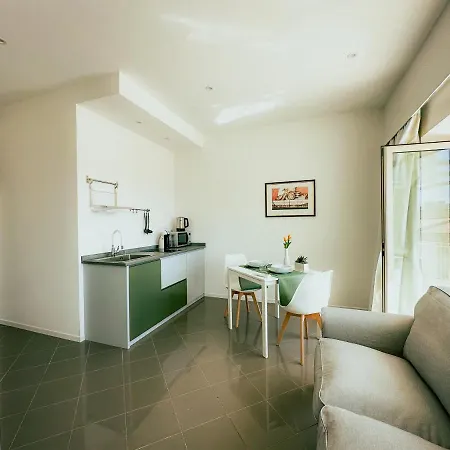 Aparthotel Ada *